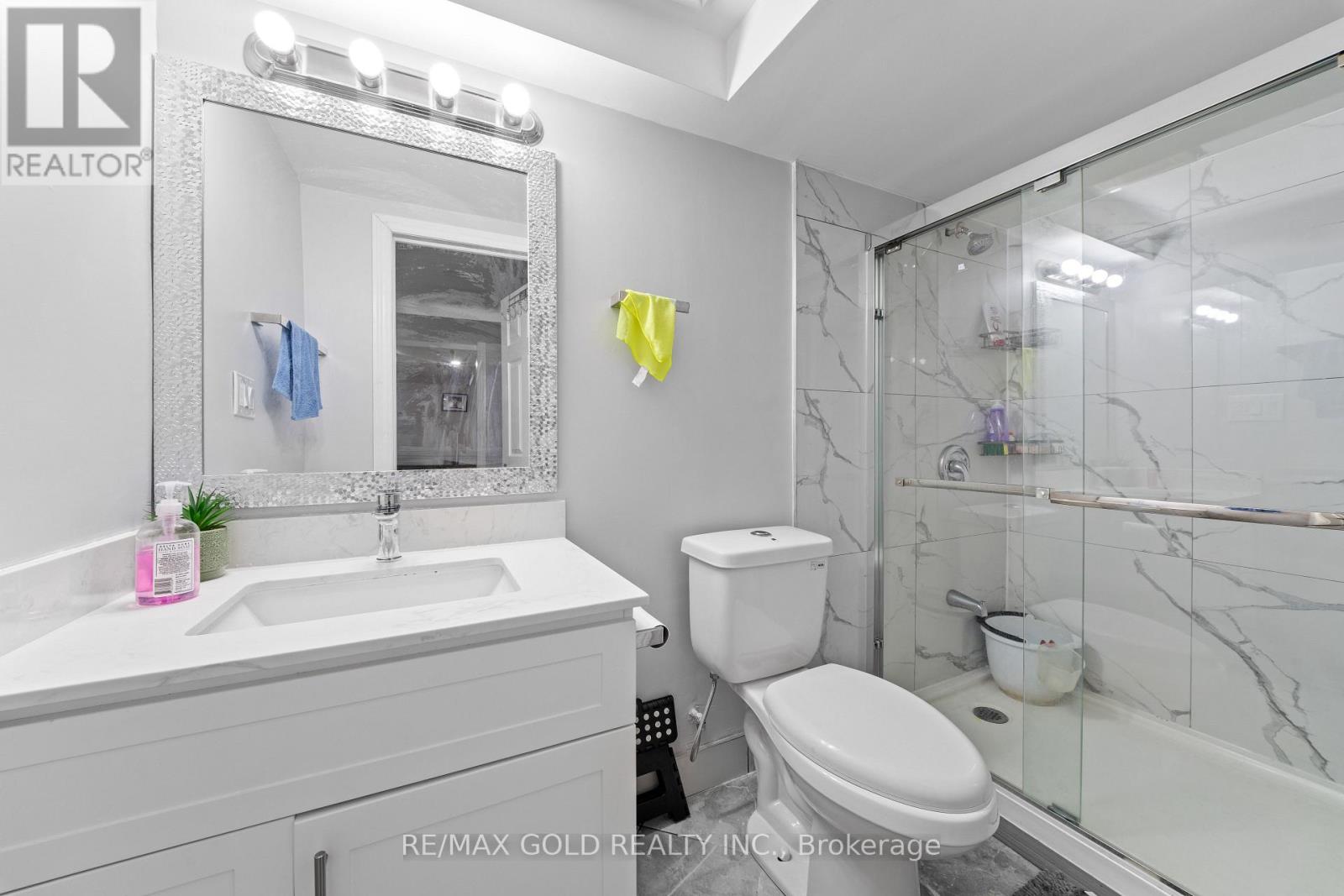 8 BAYRIDGE DRIVE - 26