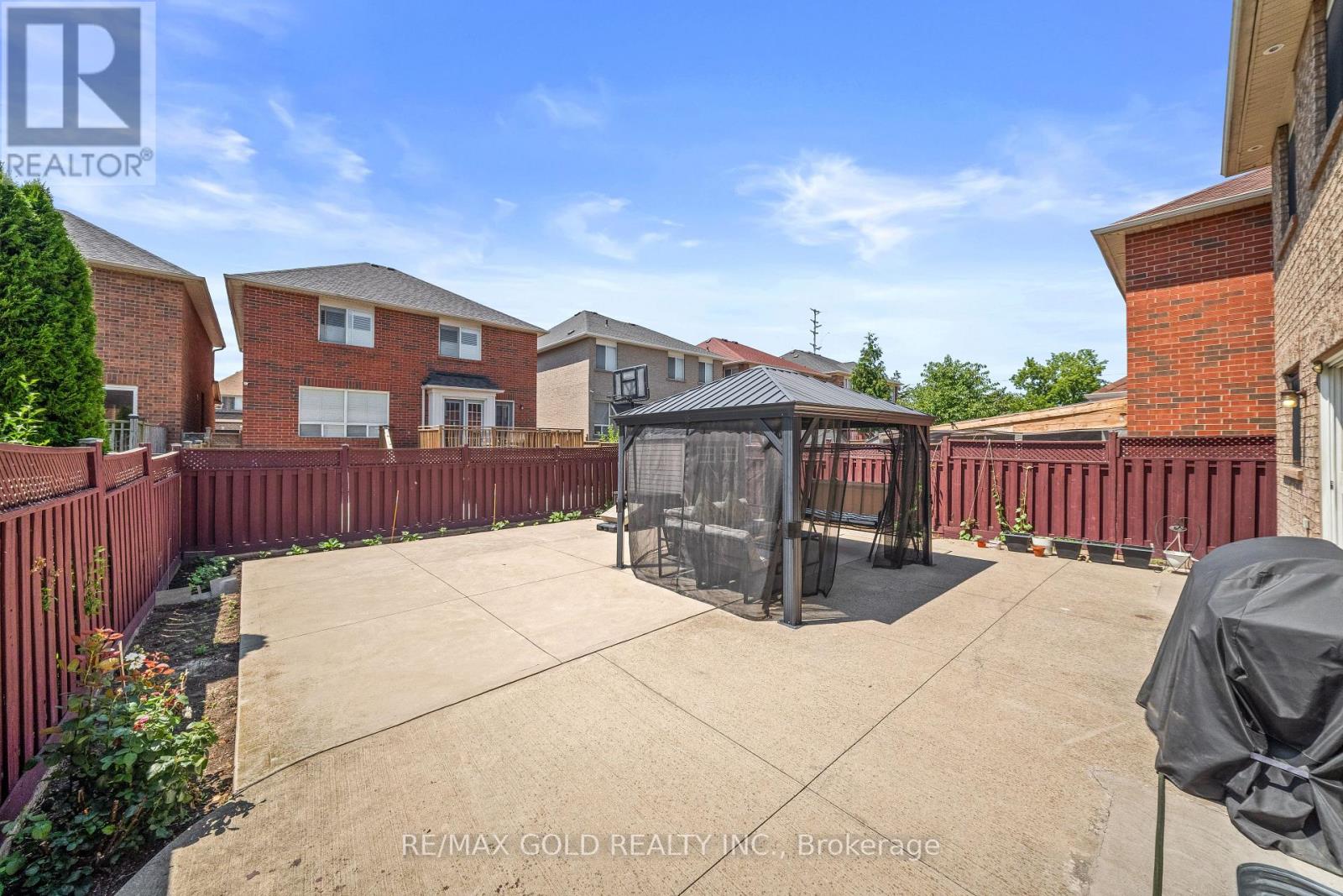 8 BAYRIDGE DRIVE - 28