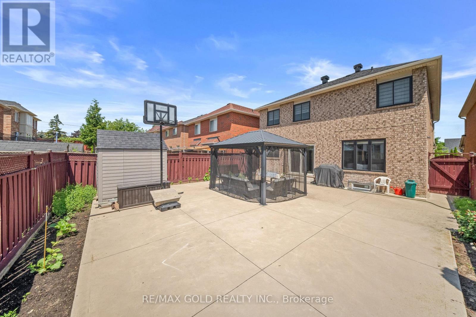 8 BAYRIDGE DRIVE - 29
