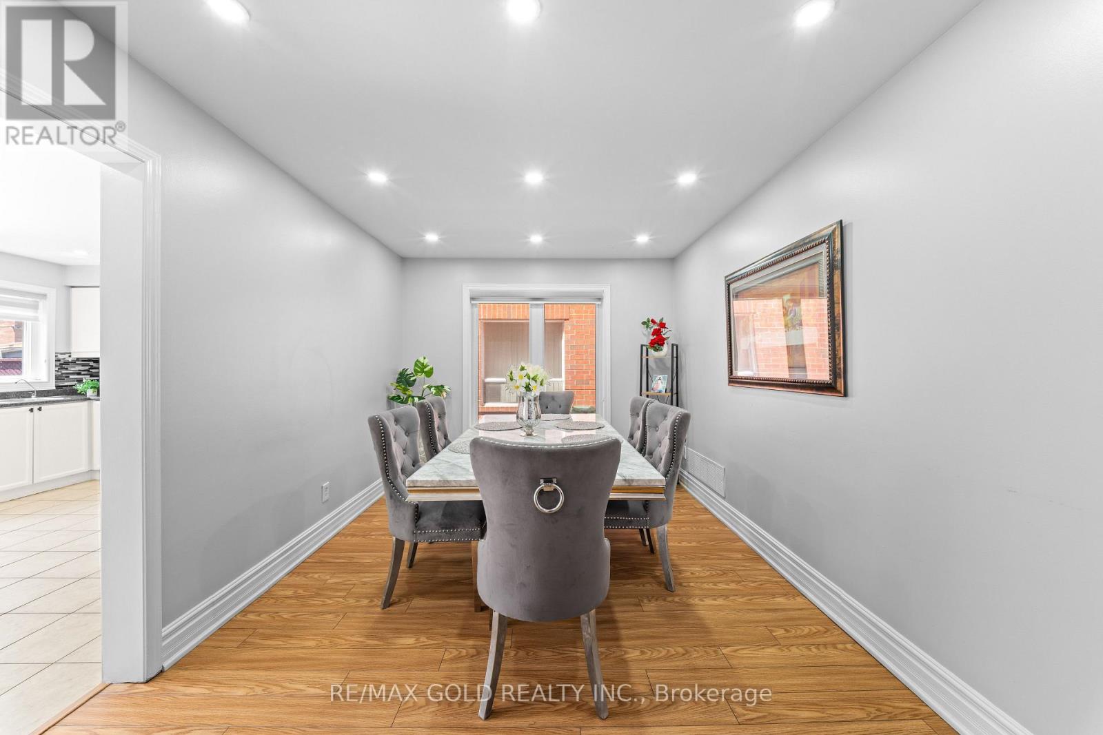 8 BAYRIDGE DRIVE - 8