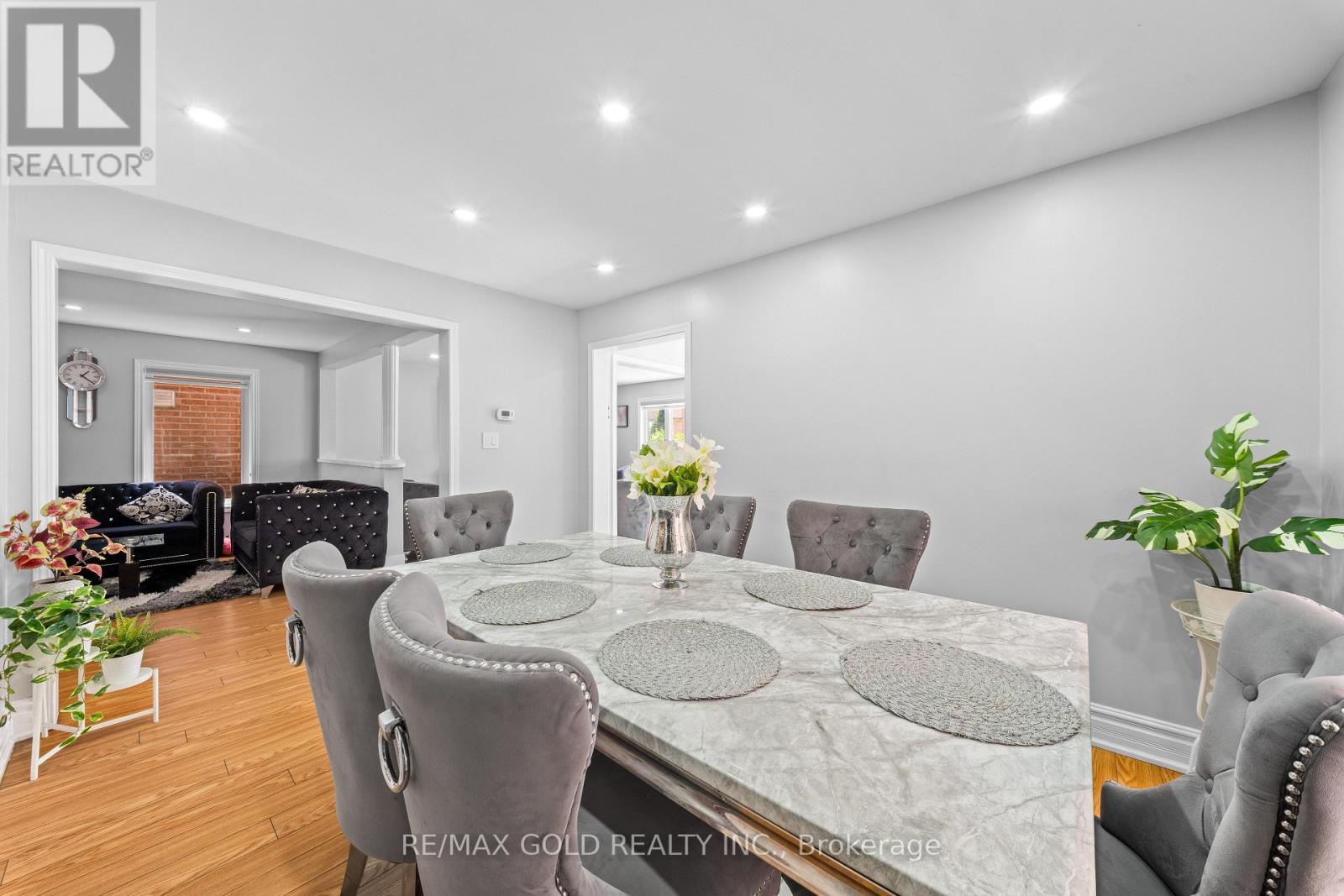 8 BAYRIDGE DRIVE - 9