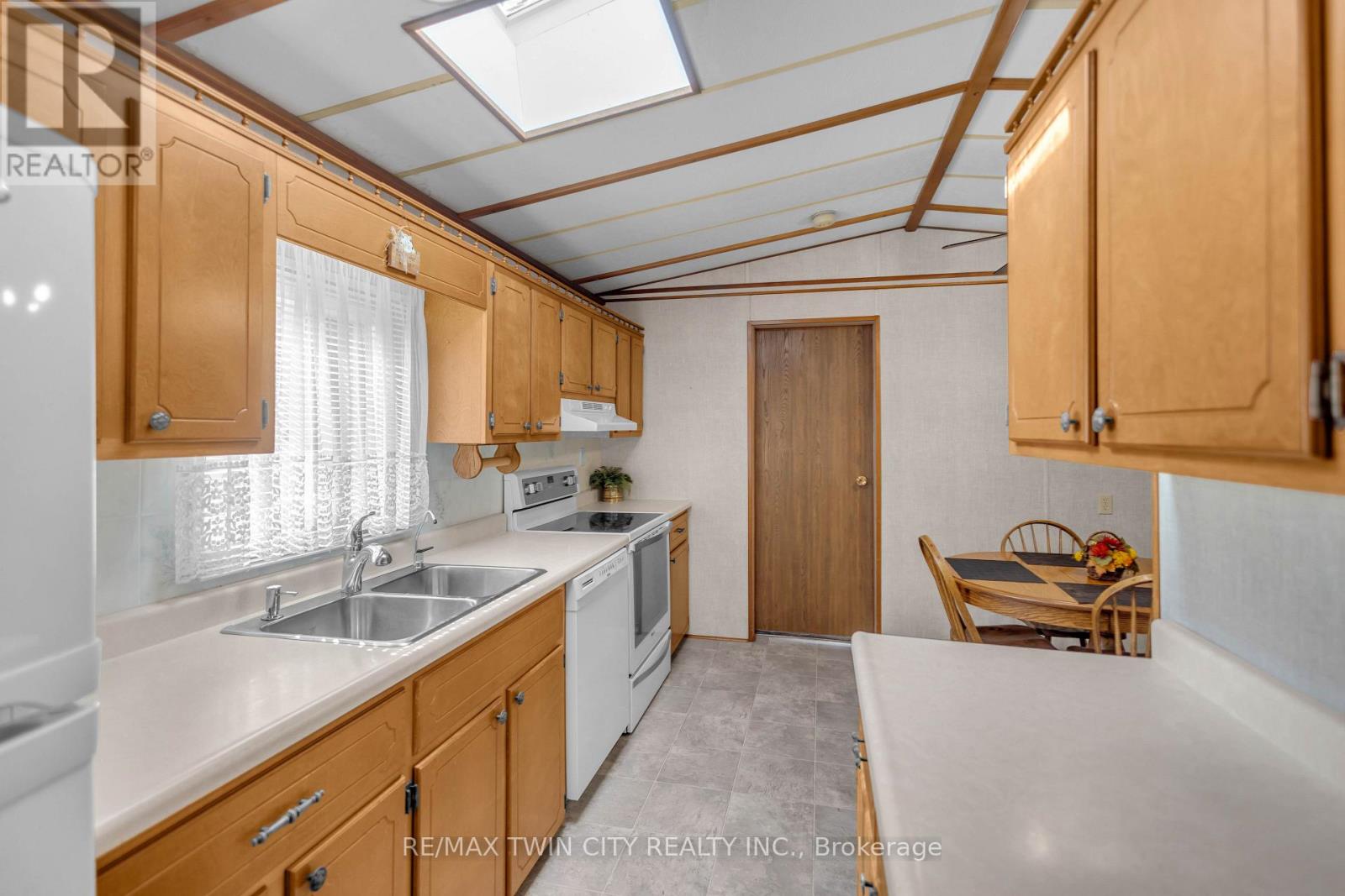 #505 673 BRANT WATERLOO ROAD - Image 9