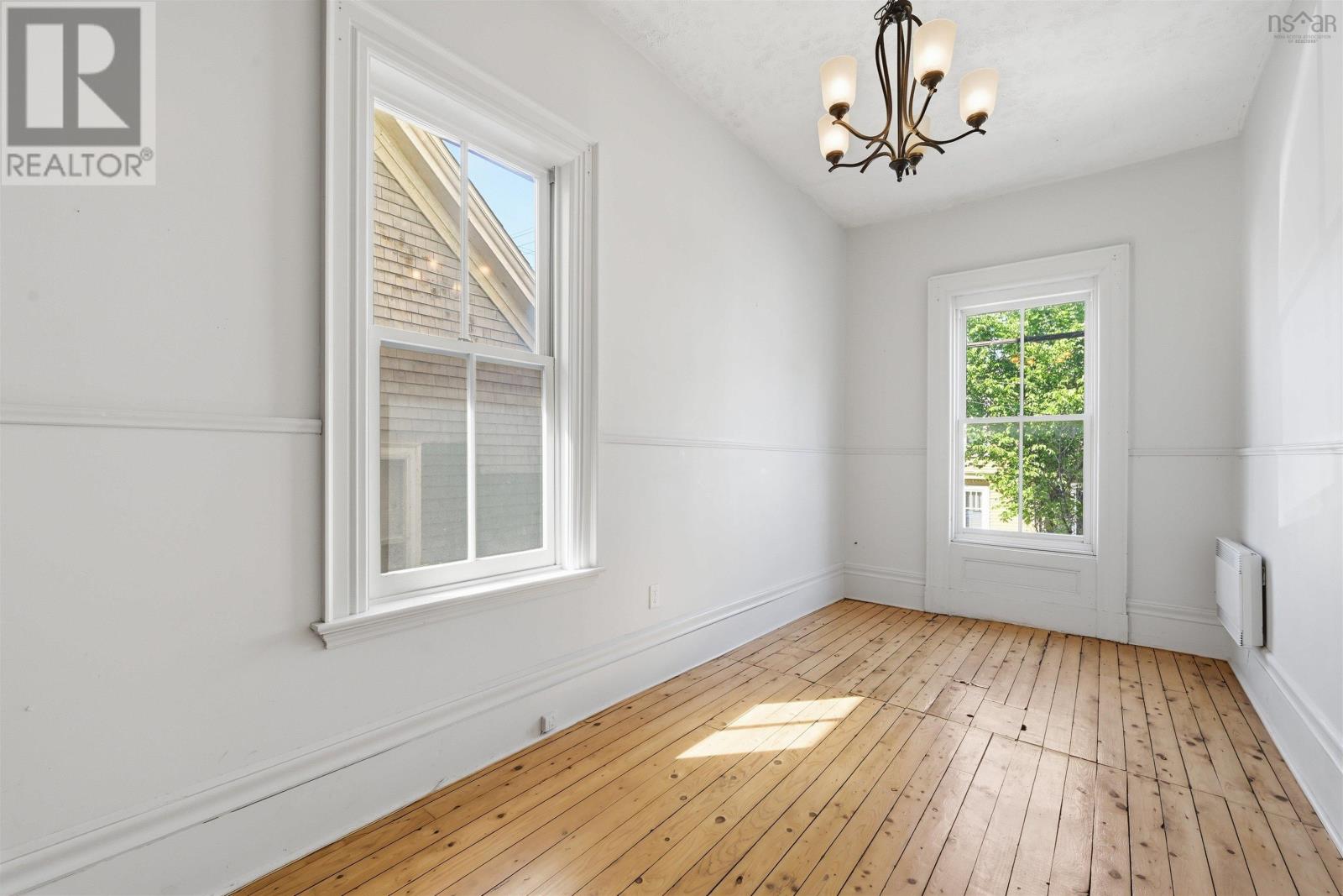 2048 Creighton Street - 31