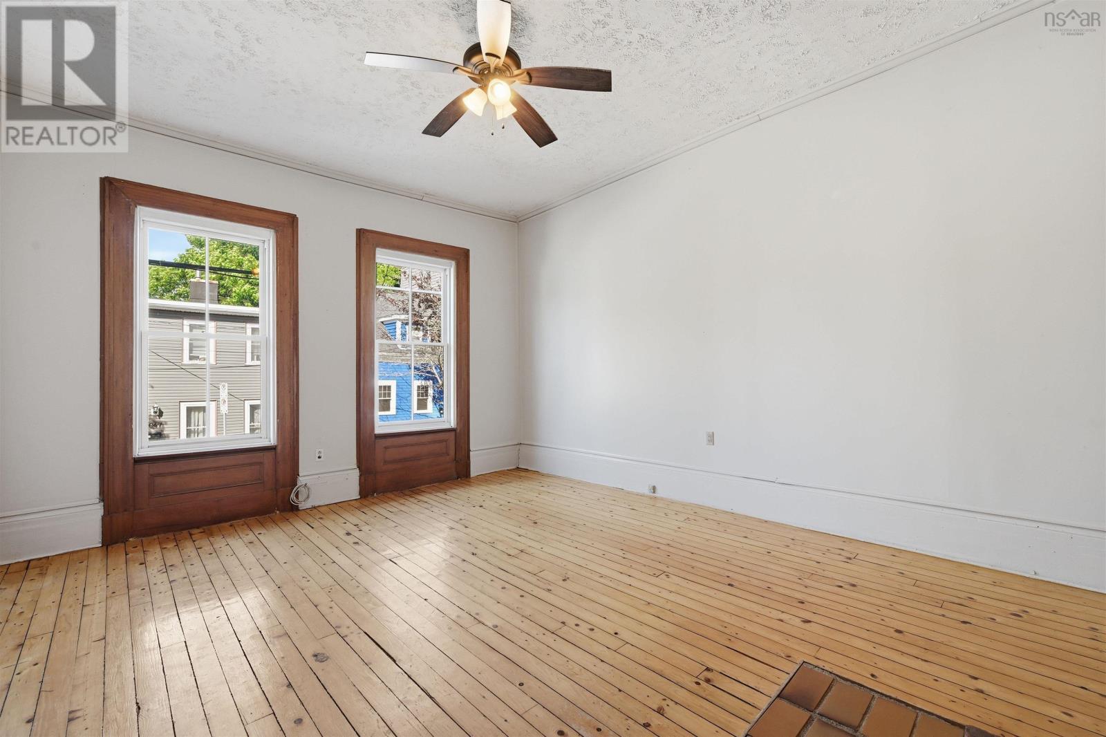 2048 Creighton Street - 21