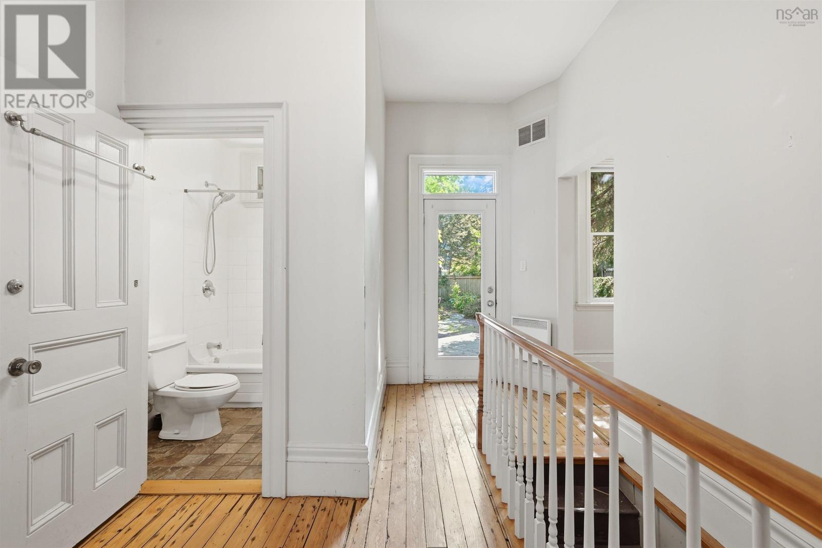 2048 Creighton Street - 27