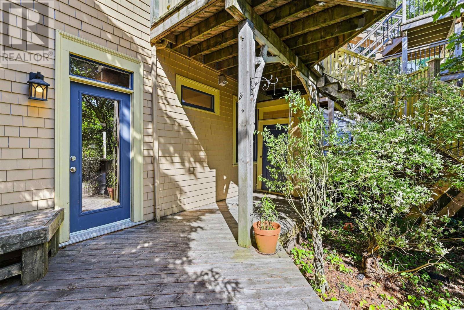 2048 Creighton Street - 37