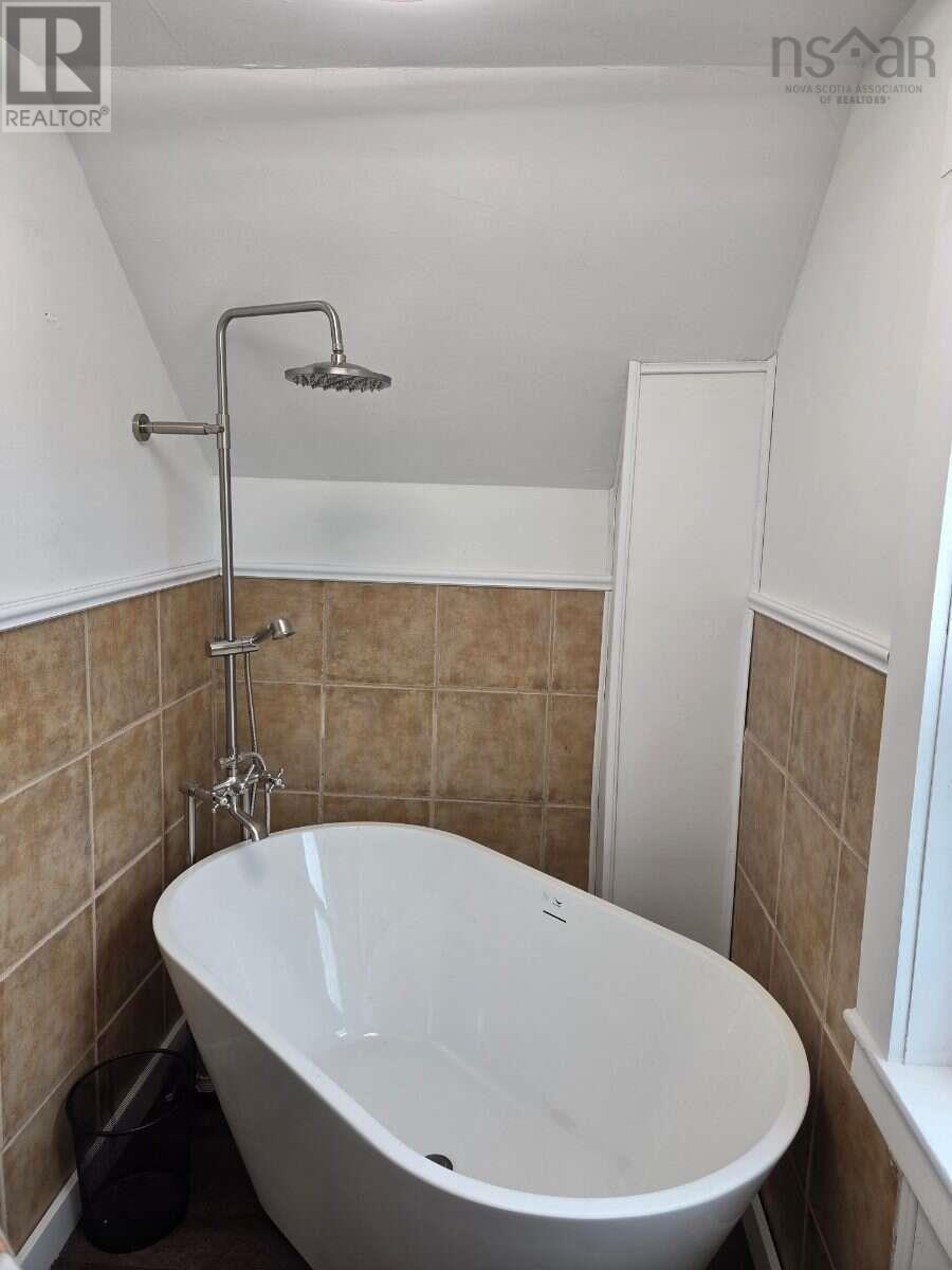 16 School Street - Image 3