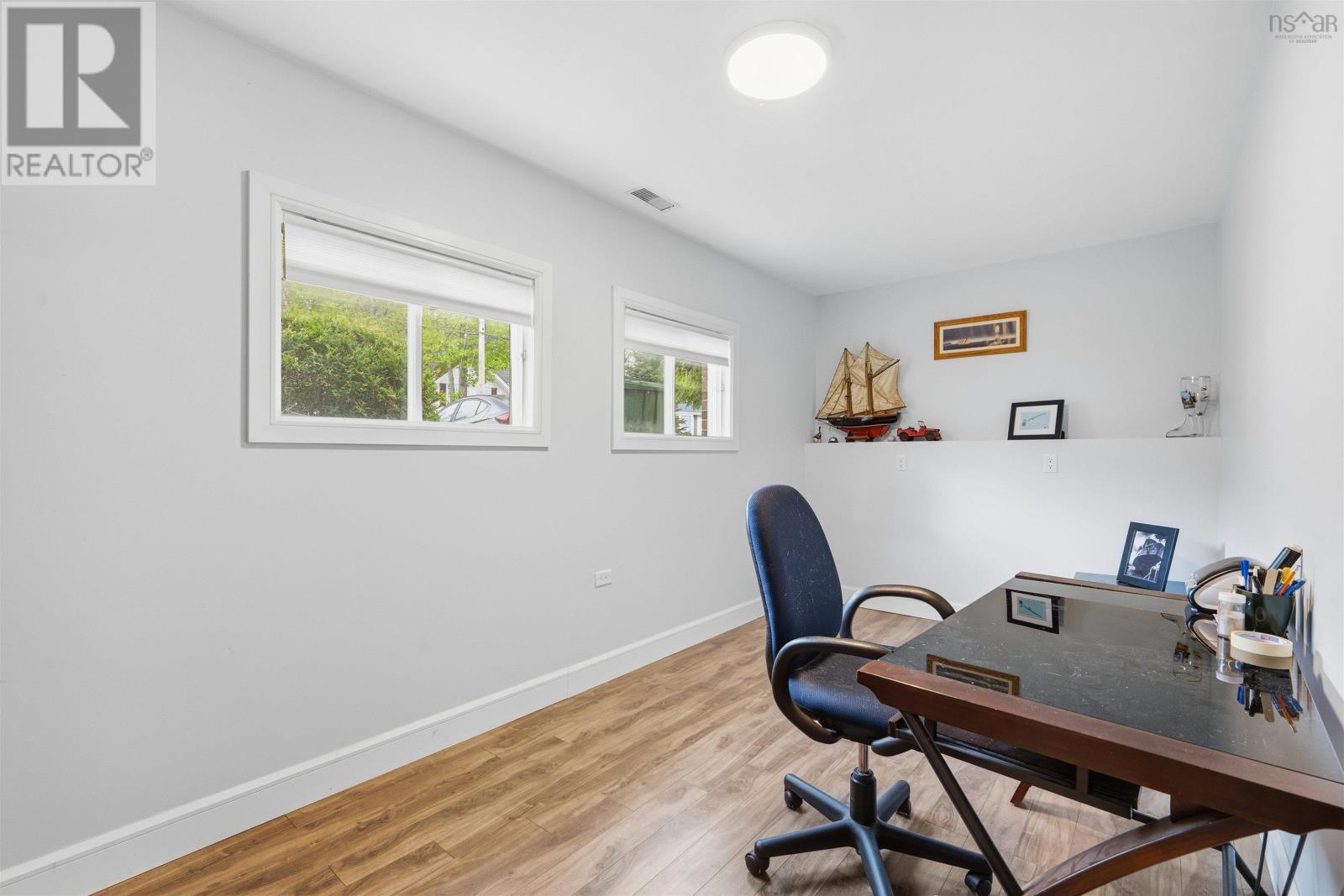 54 Cartier Crescent - 31