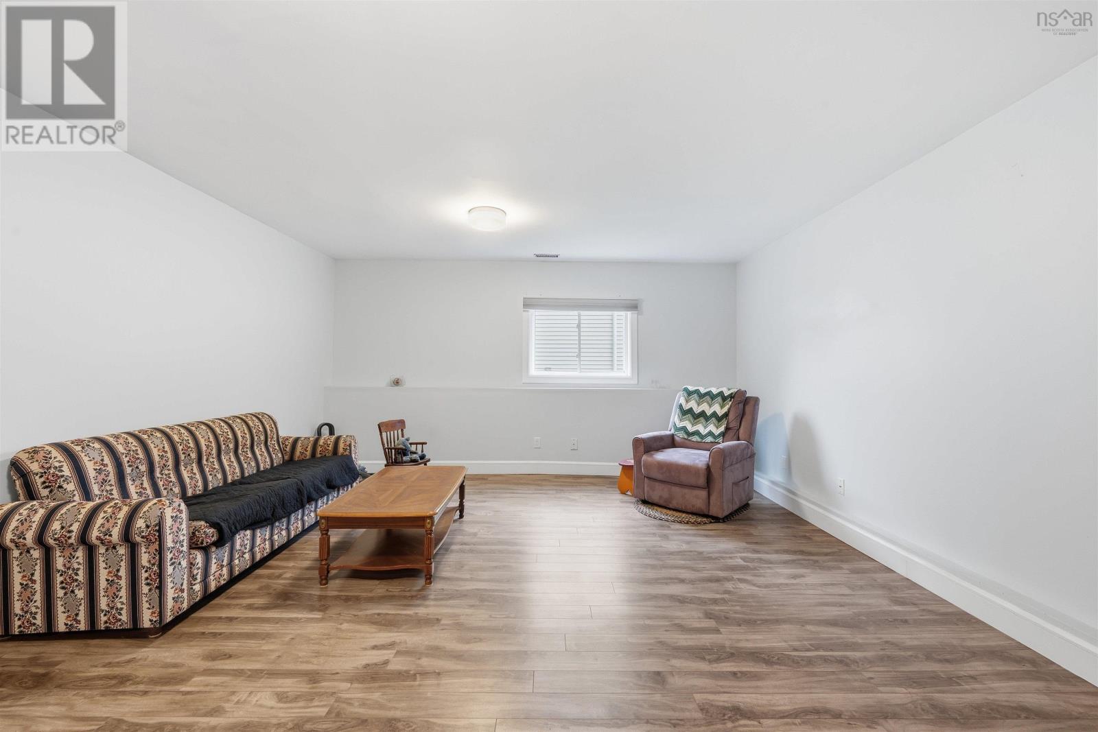 54 Cartier Crescent - 27