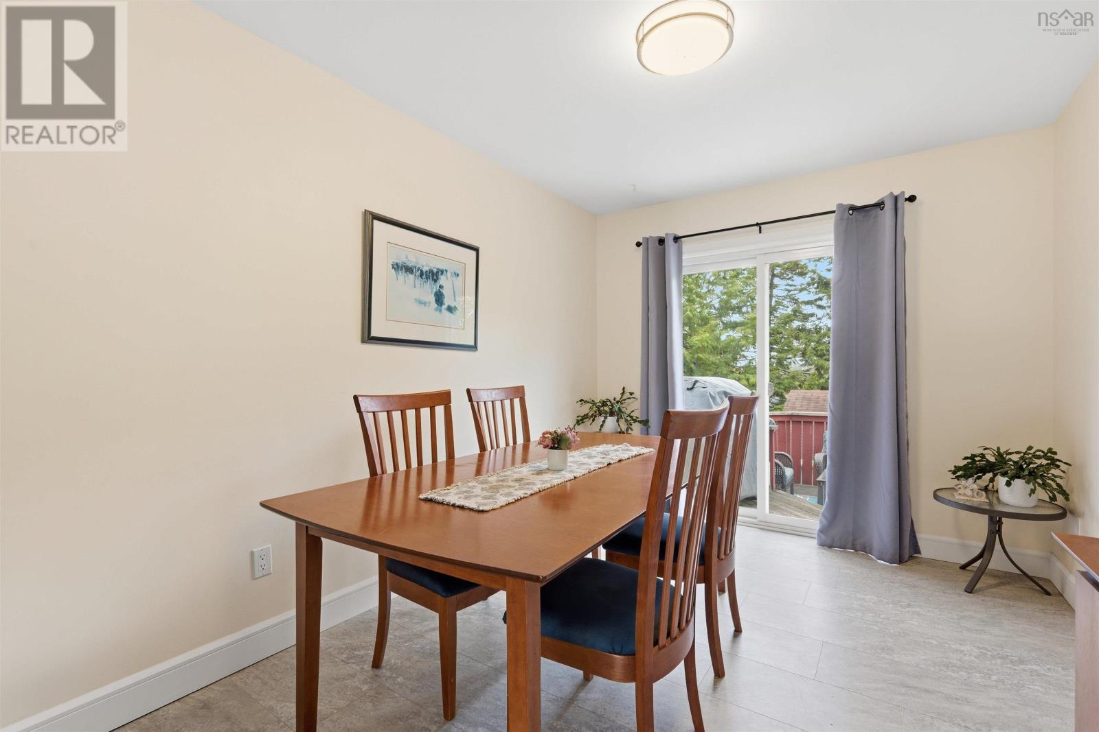 54 Cartier Crescent - 10