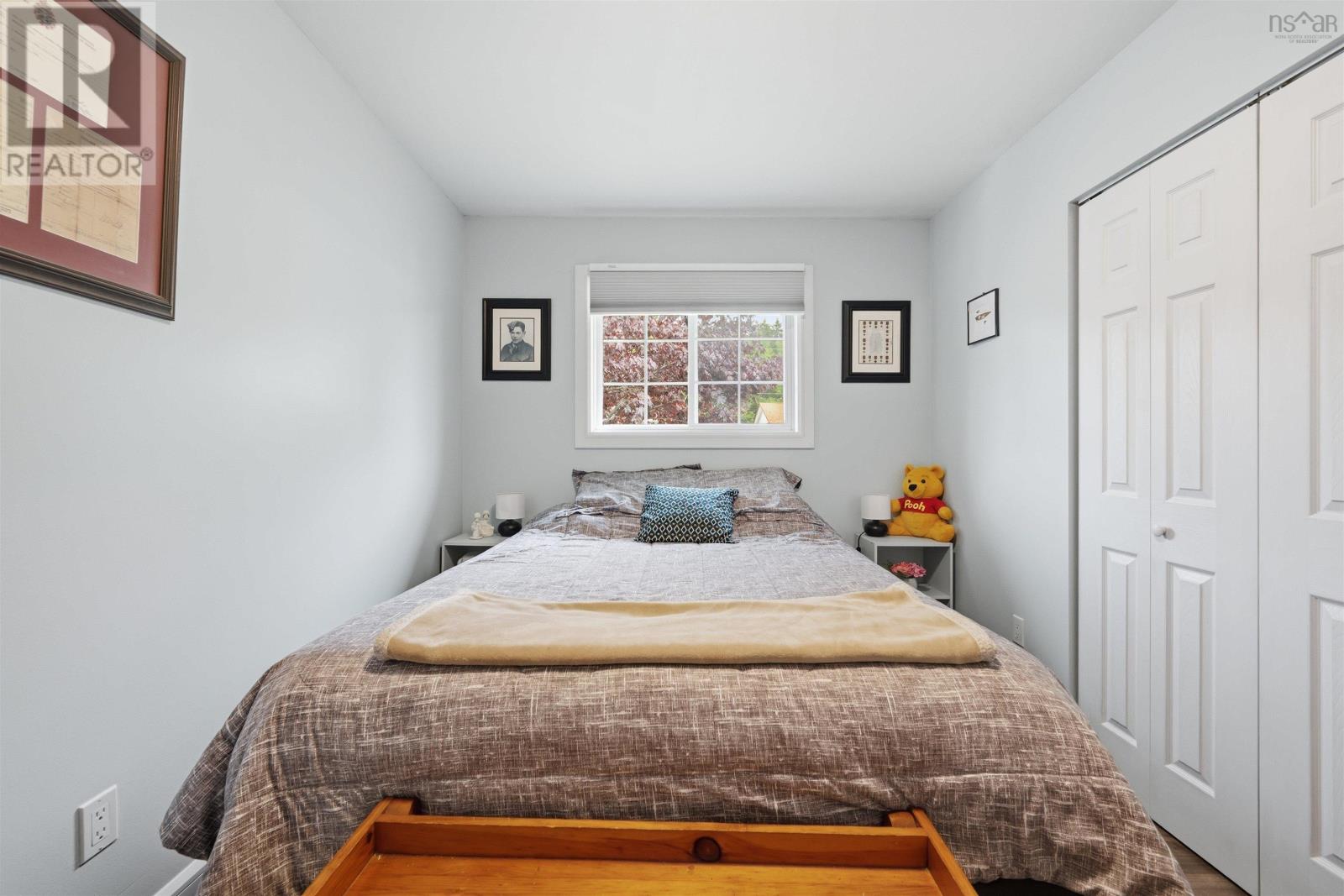 54 Cartier Crescent - 21