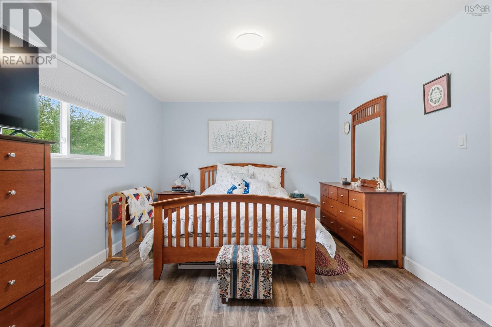 54 Cartier Crescent - 23