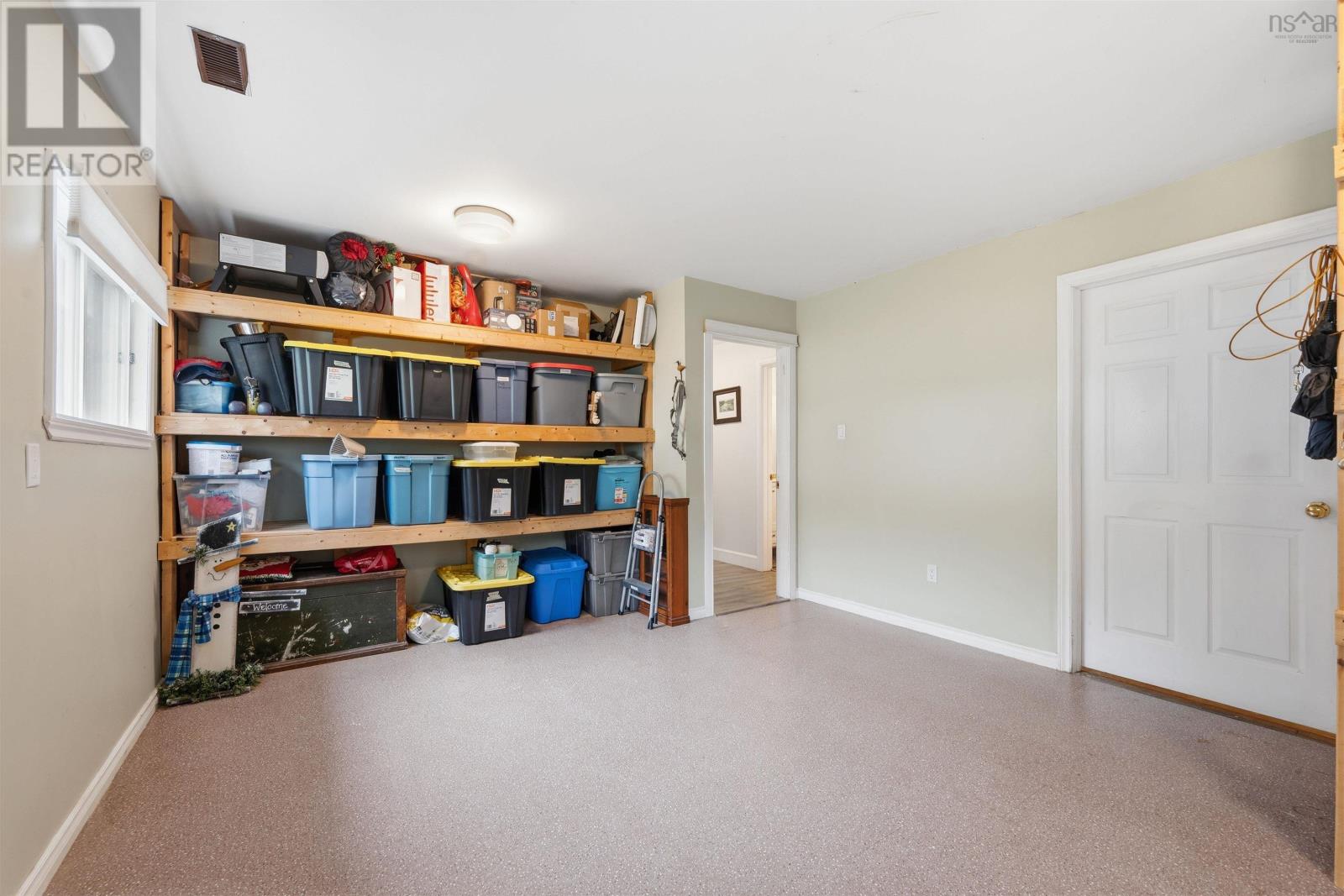 54 Cartier Crescent - 35