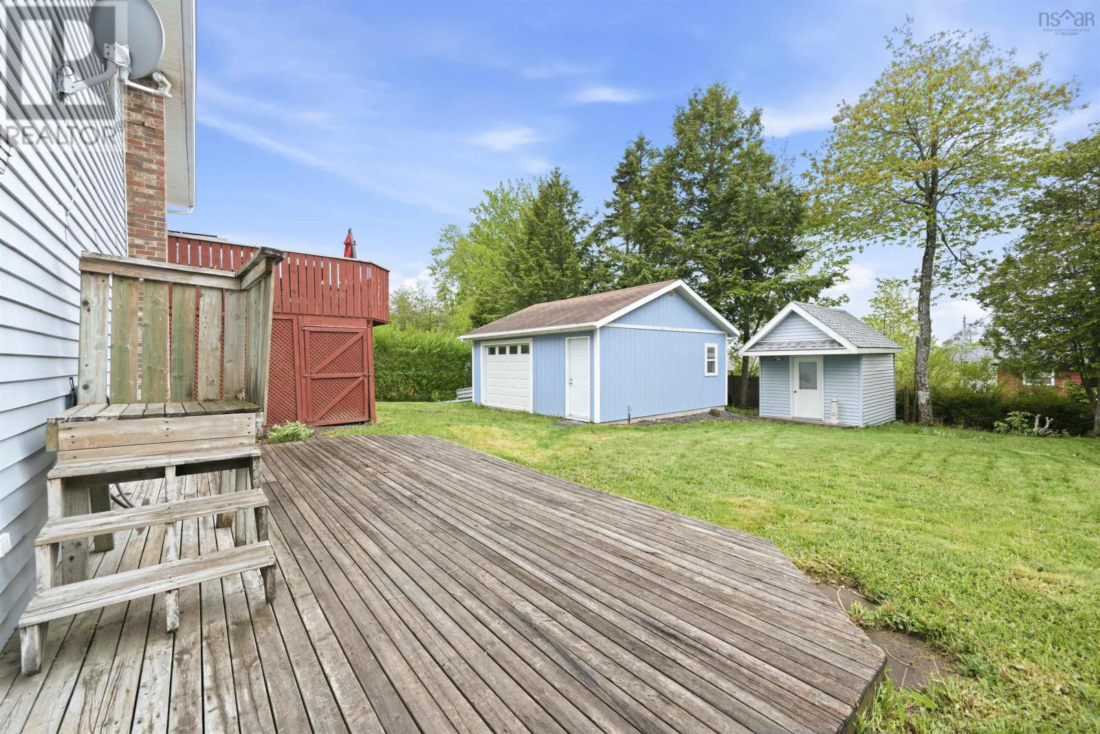 54 Cartier Crescent - 40