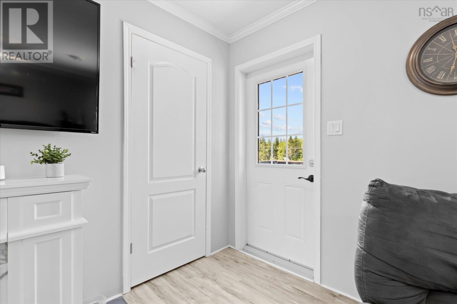 325 Villagedale Road - Image 4