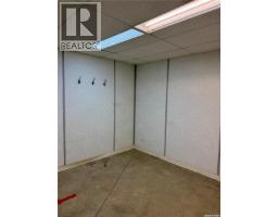 425 7th Street W, Shaunavon, SK S0N1A0 Photo 11