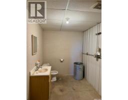425 7th Street W, Shaunavon, SK S0N1A0 Photo 12