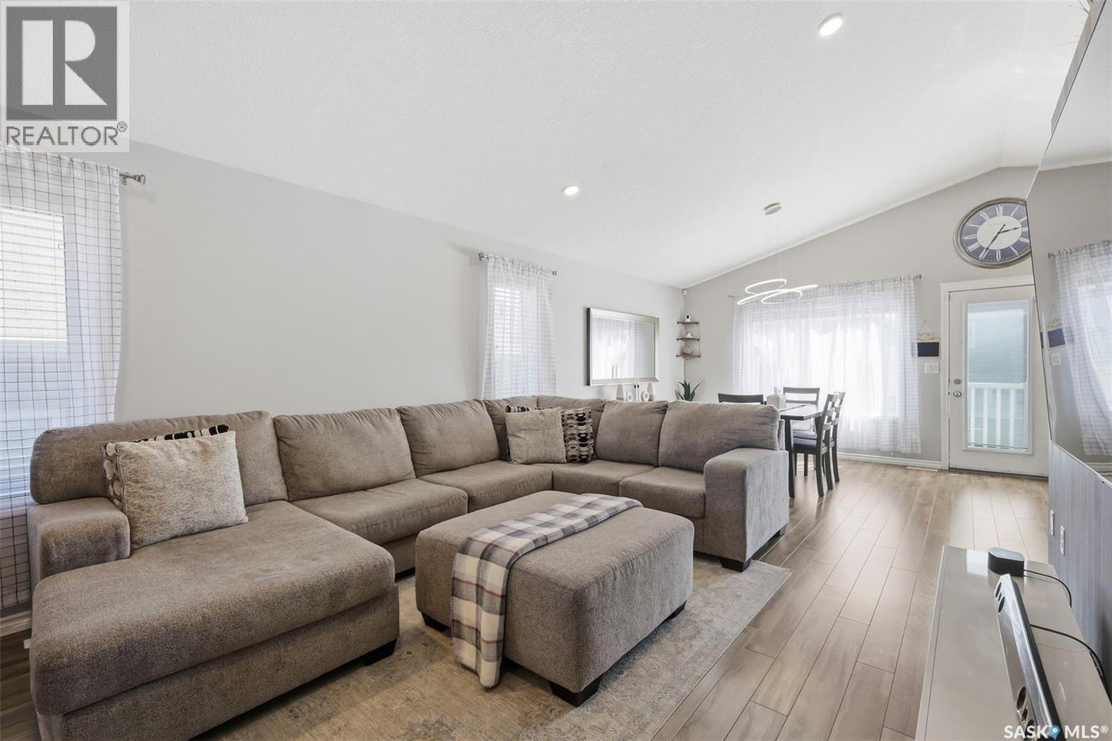 351 Kolynchuk MANOR - 8