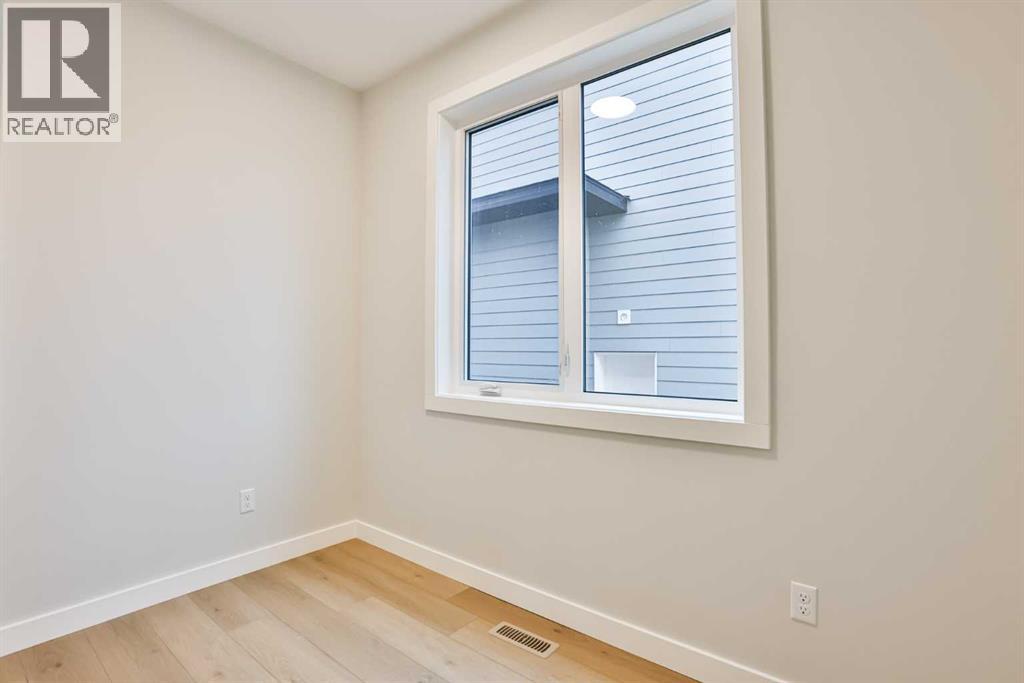 668 Devonia Road W - 14