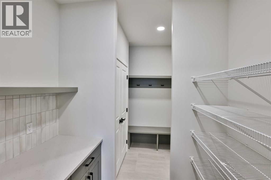 668 Devonia Road W - 12