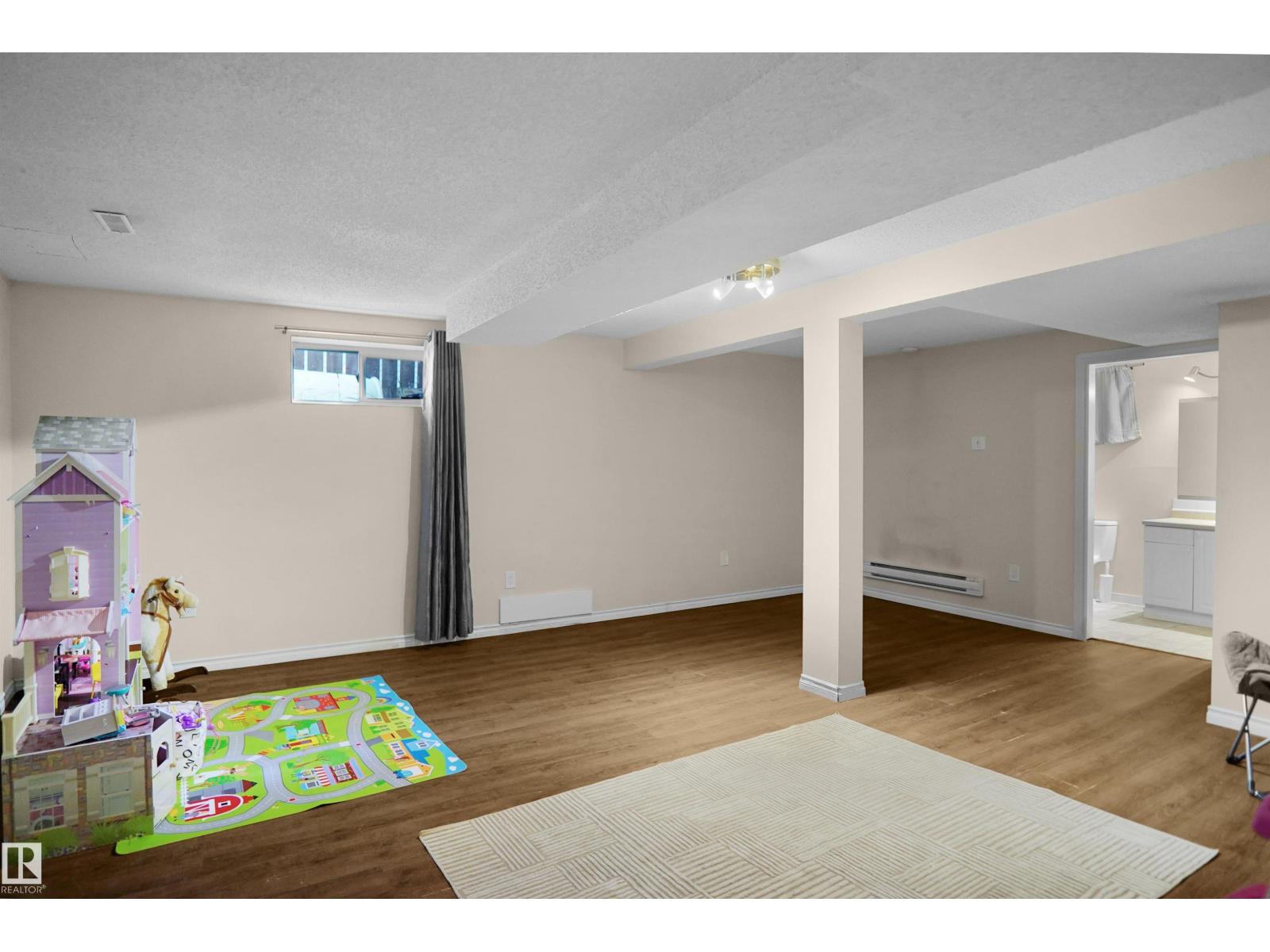 13524 26 ST NW - 31