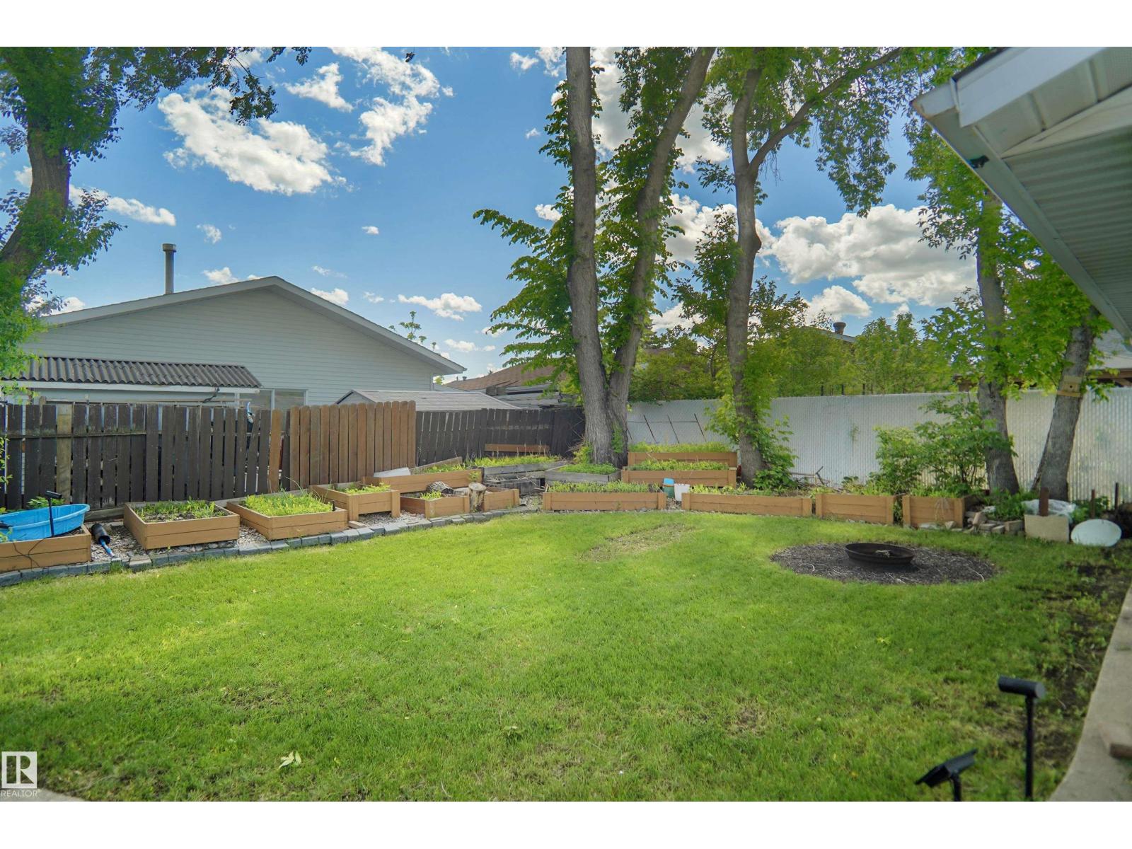 13524 26 ST NW - 38