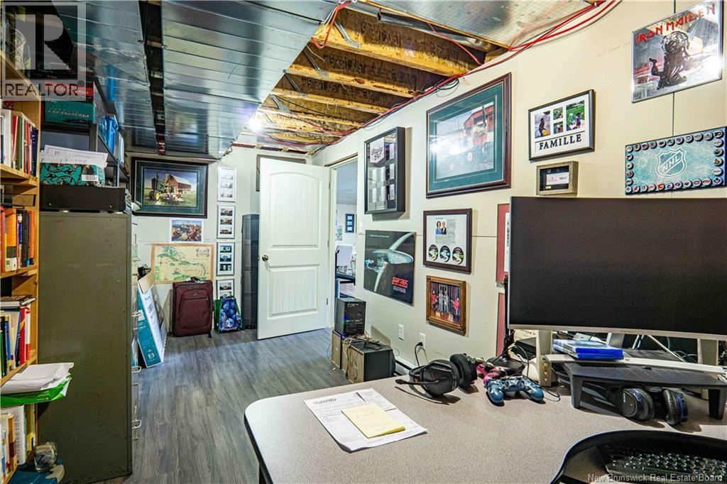 87 Dexter Crescent - Image 36