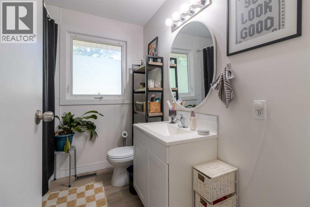 830 9 Street N - 16