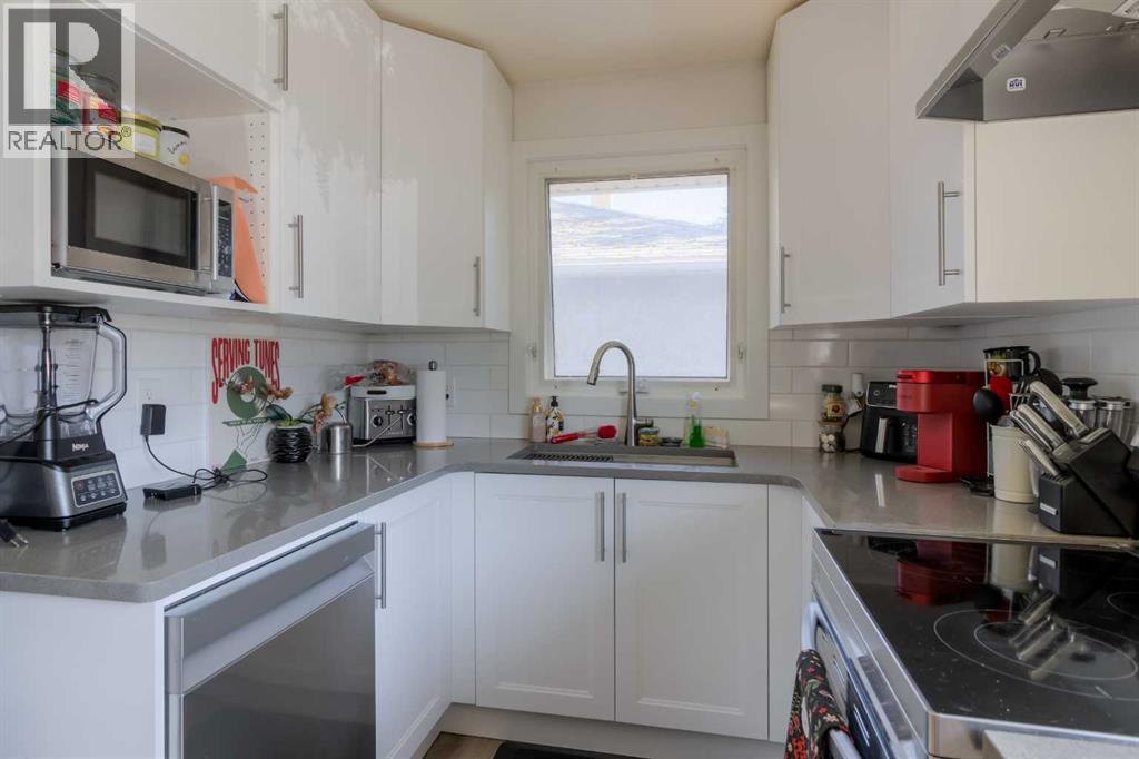 830 9 Street N - 9
