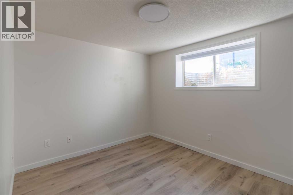 830 9 Street N - 27