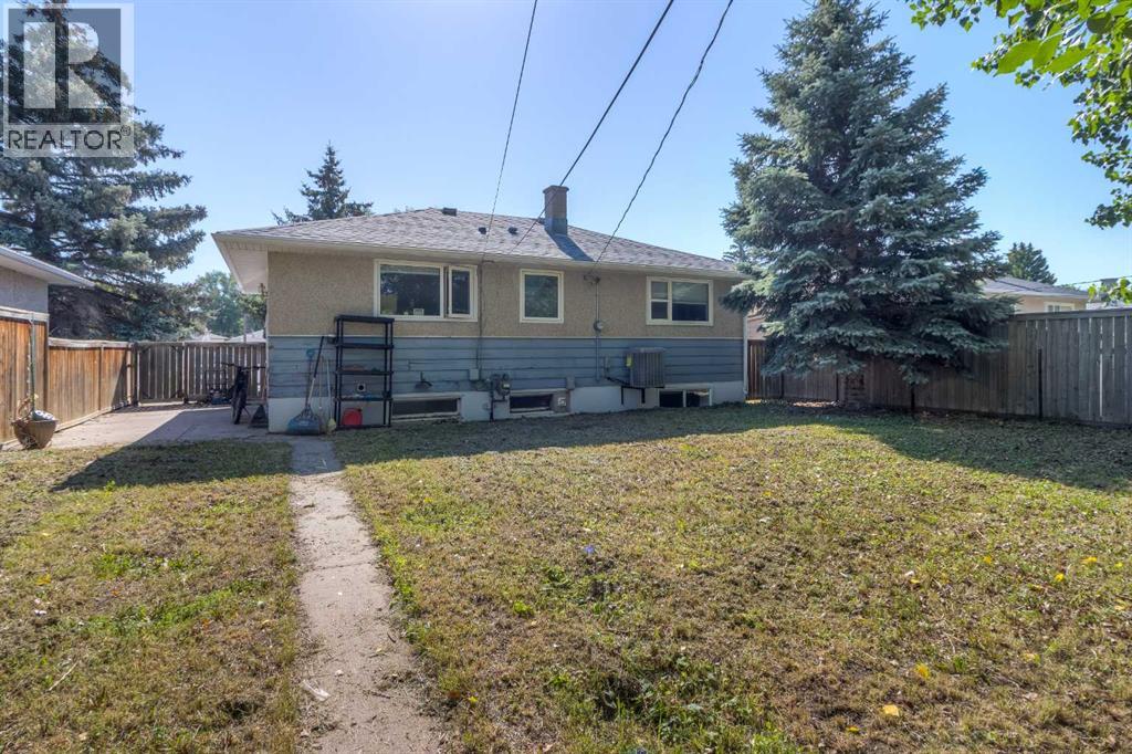 830 9 Street N - 36