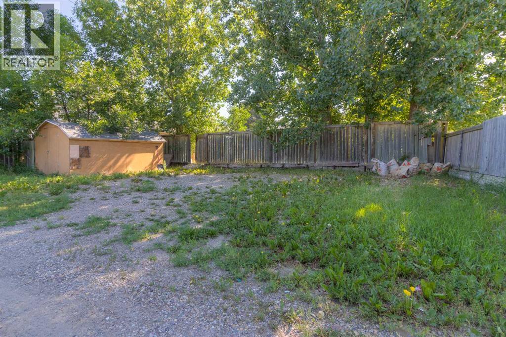 830 9 Street N - 38