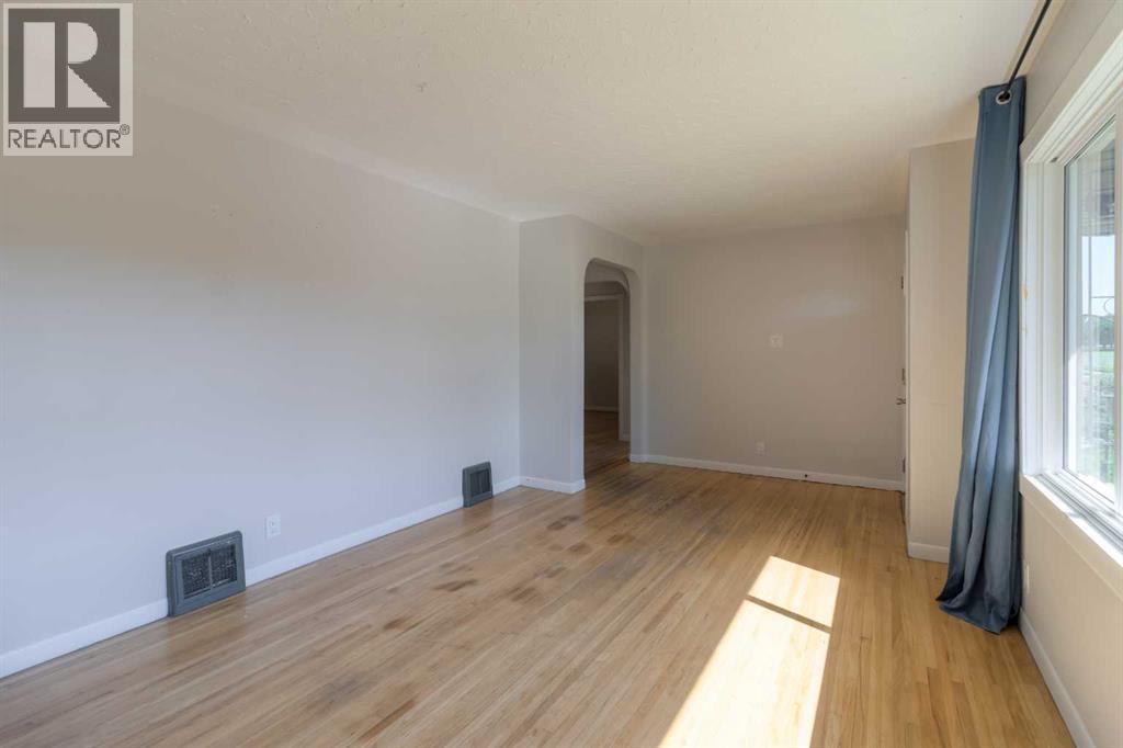 630 10 Street N - 6