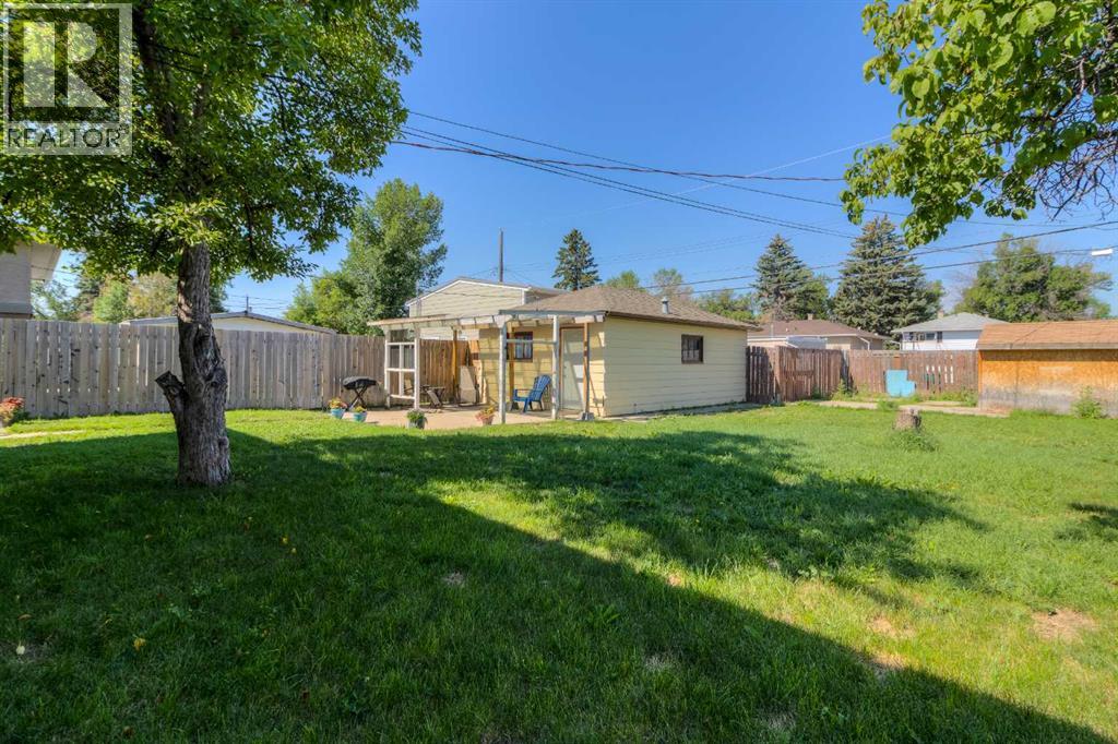 630 10 Street N - 32