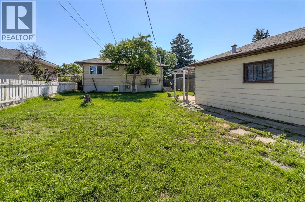 630 10 Street N - 33