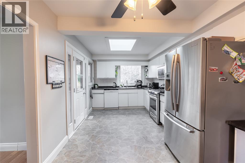 1174 Colborne ROAD - 14