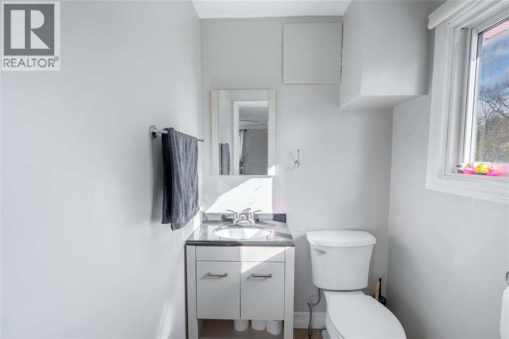 1174 Colborne ROAD - 26