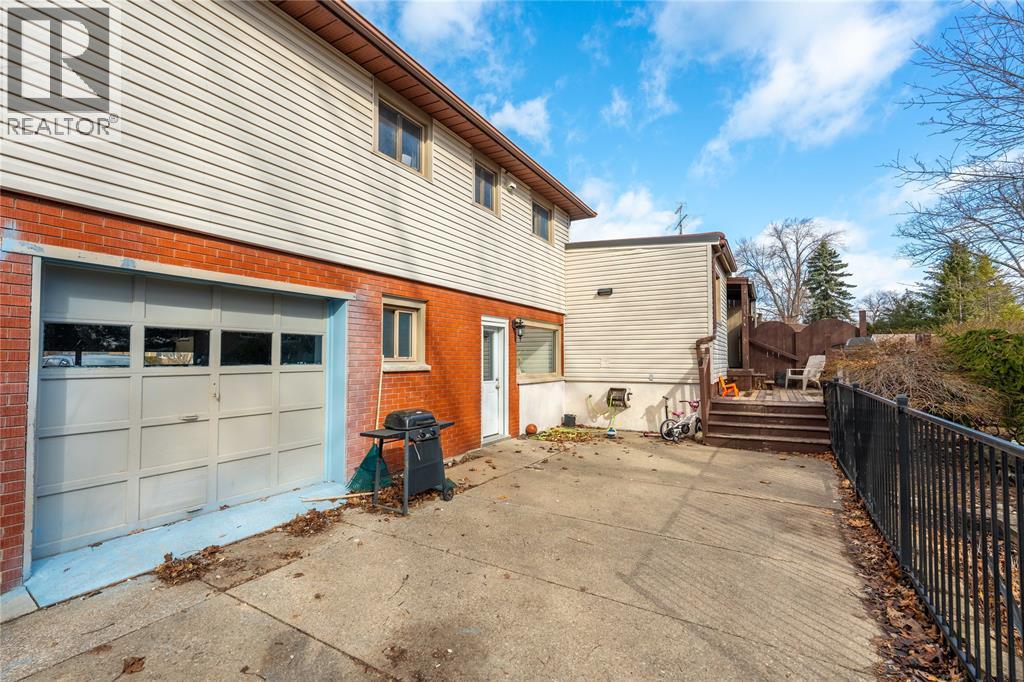 1174 Colborne ROAD - 30