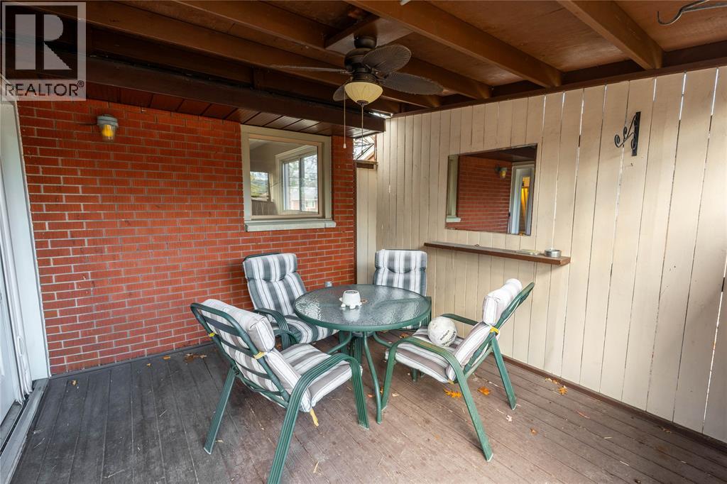 1174 Colborne ROAD - 32