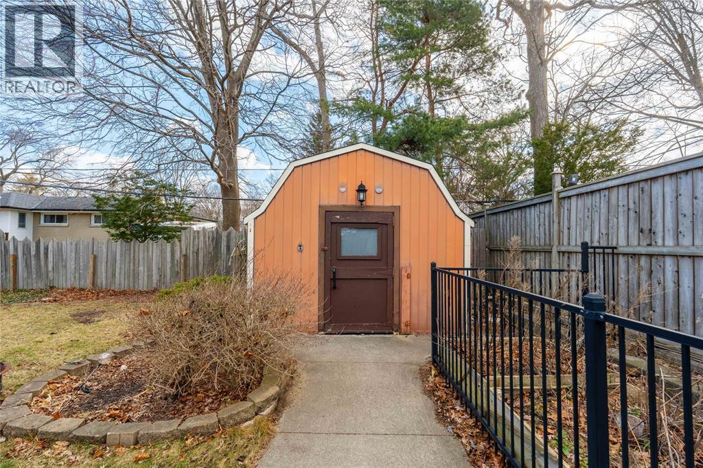1174 Colborne ROAD - 36