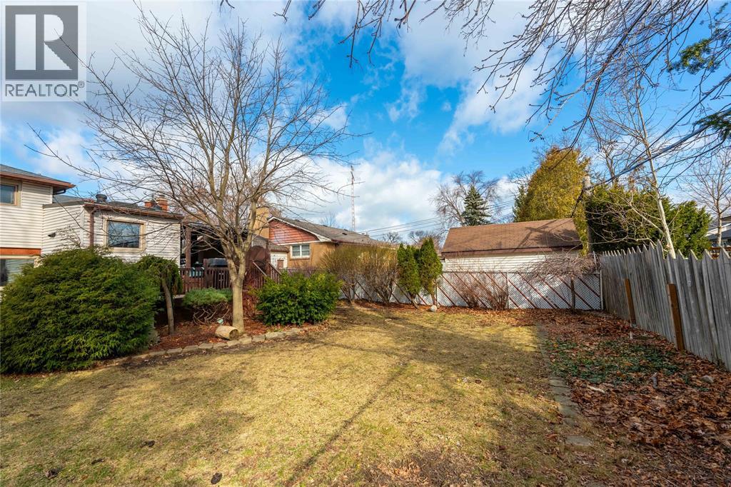 1174 Colborne ROAD - 40