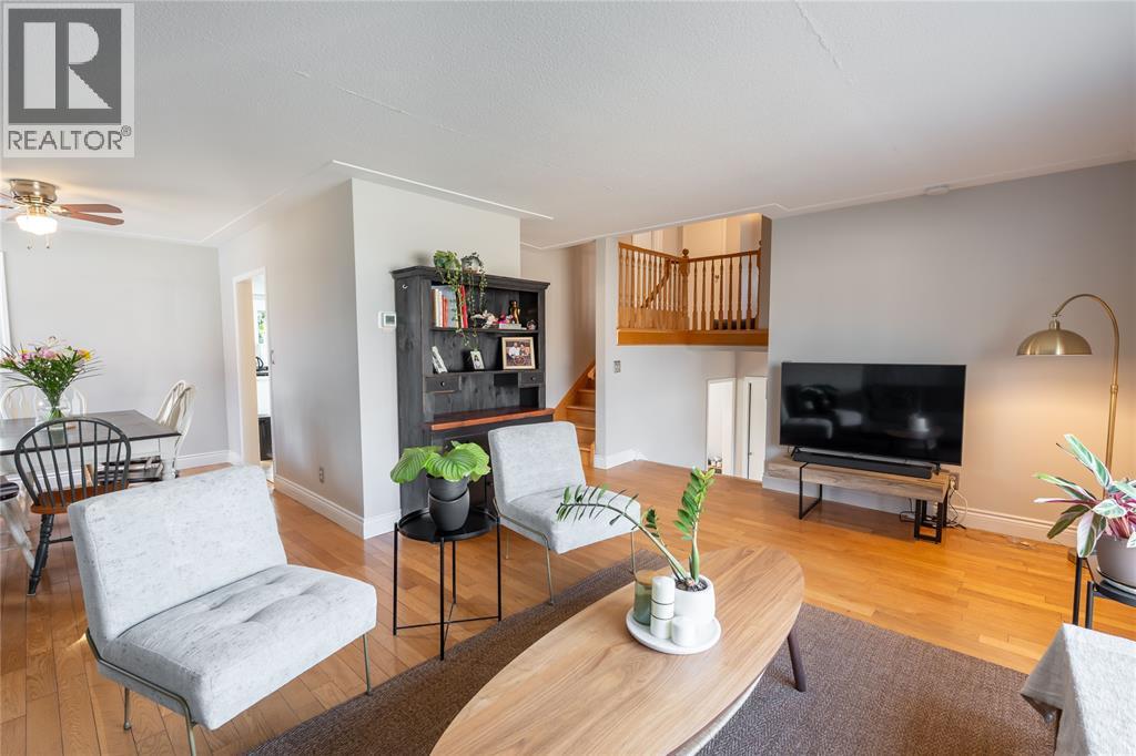 1174 Colborne ROAD - 7
