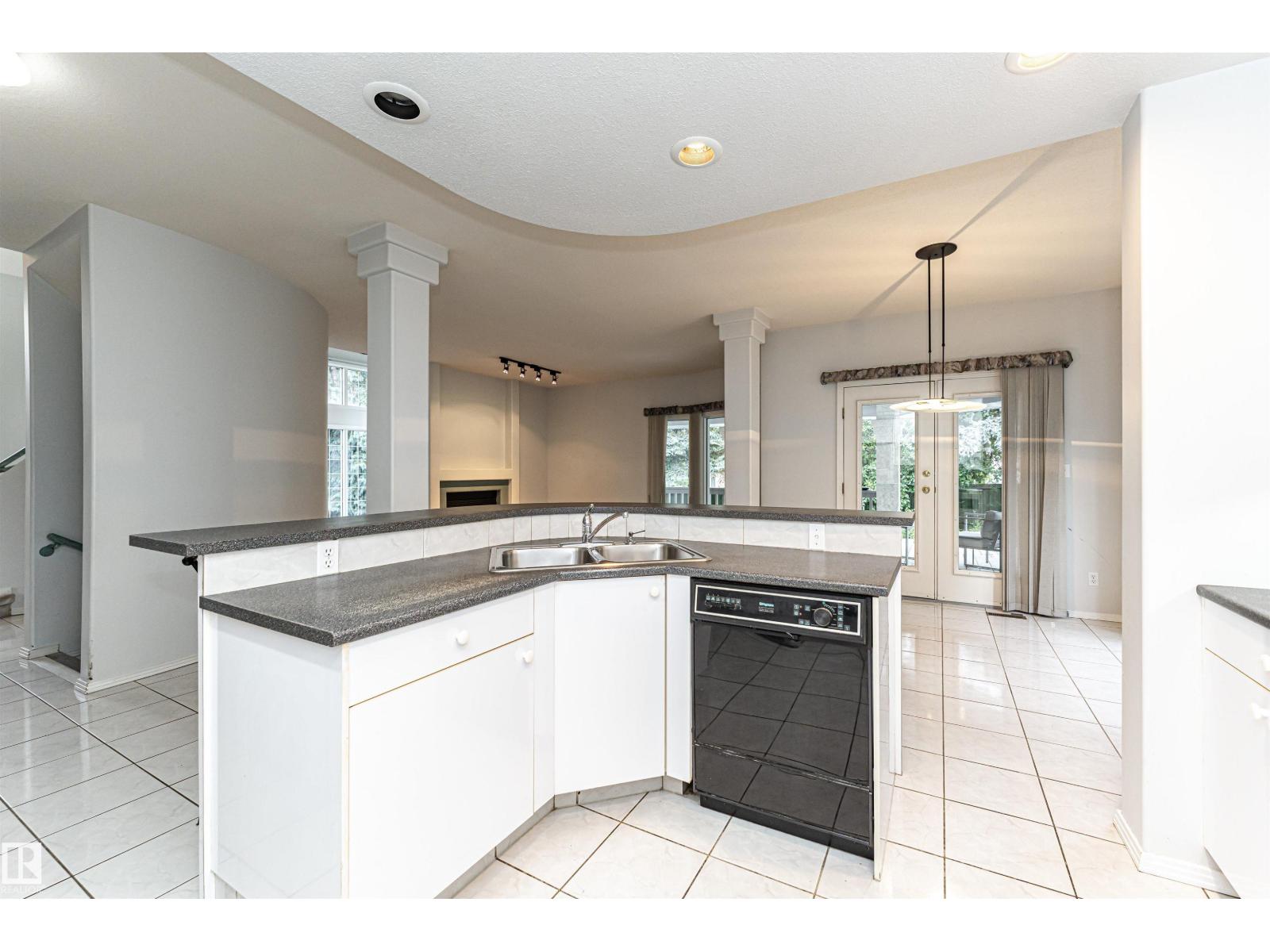300 FERRIS WY NW - 31