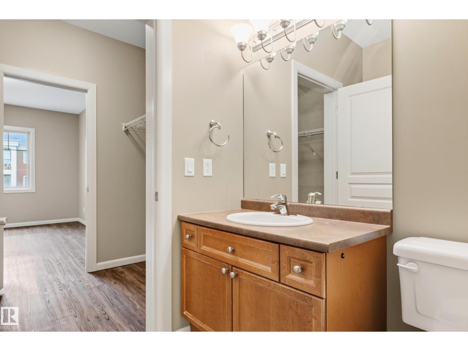 #425 400 PALISADES WY - 22