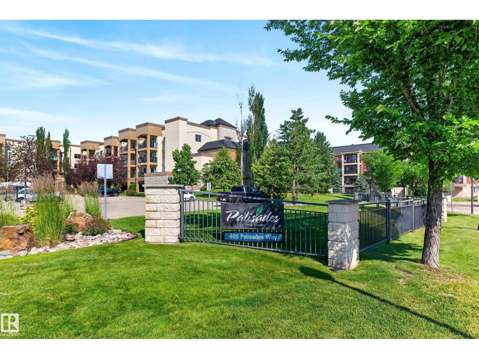#425 400 PALISADES WY - 62