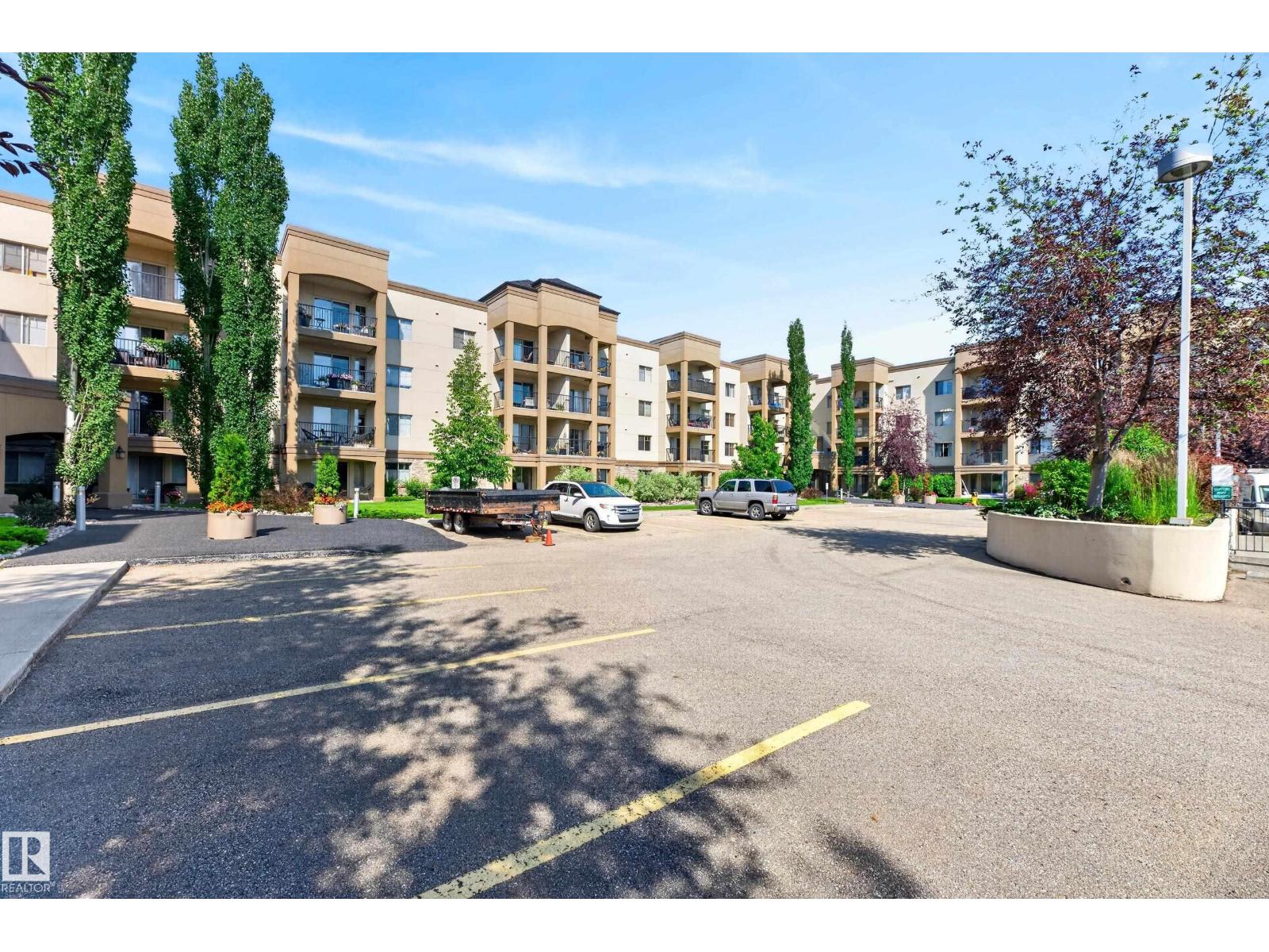 #425 400 PALISADES WY - 1