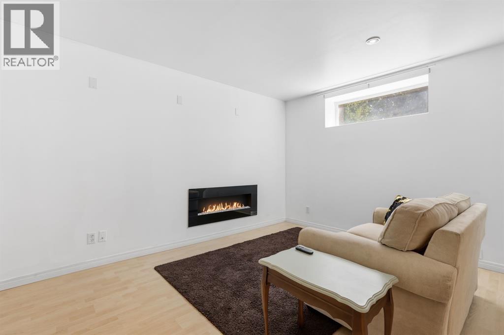 12 Valley Glen Heights NW - Image 36