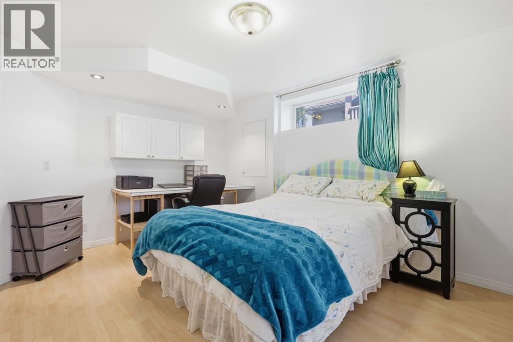 12 Valley Glen Heights NW - Image 38