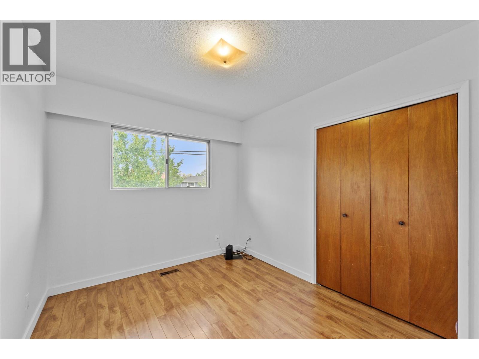 833 Sudbury Avenue - Image 10