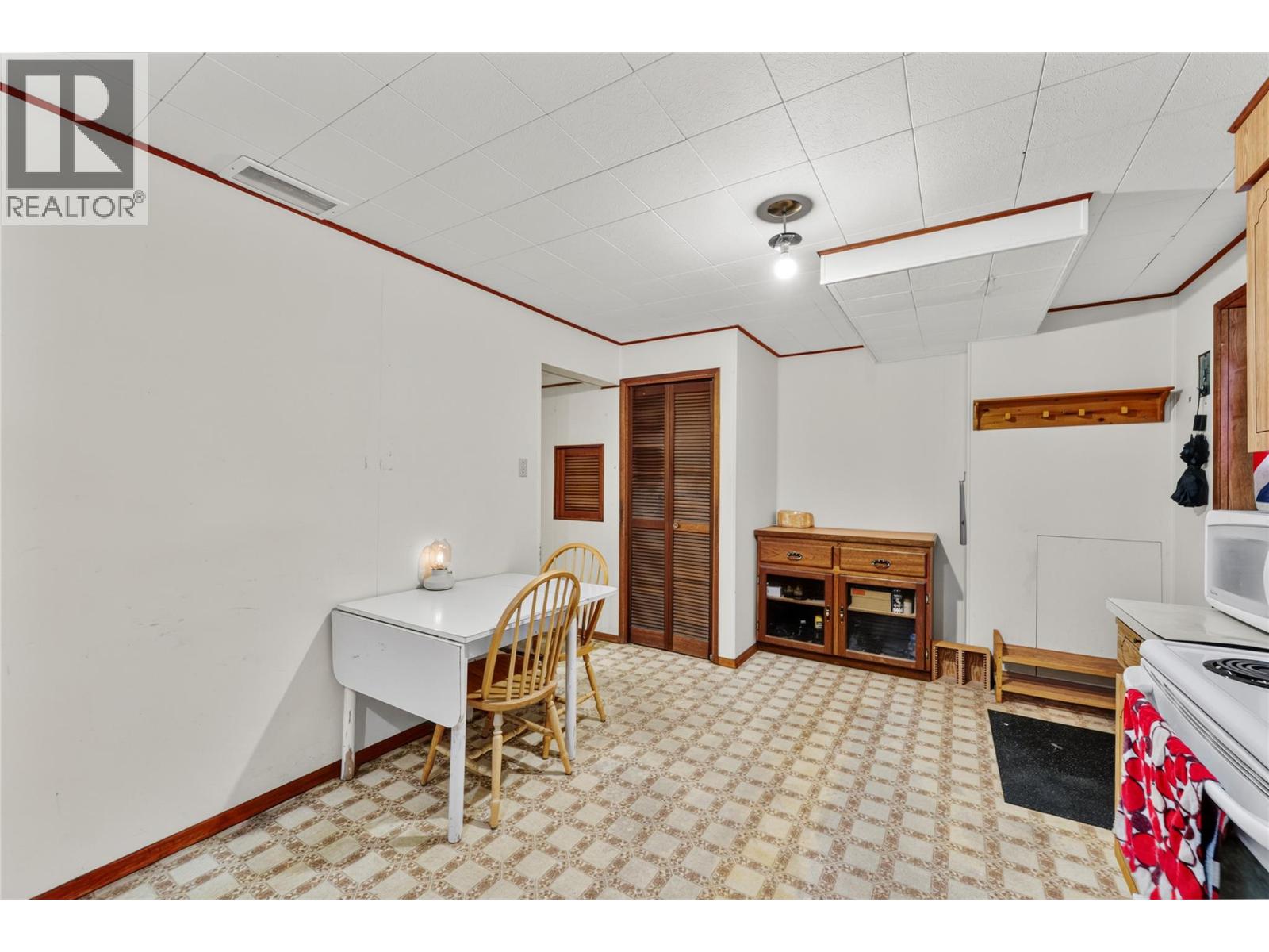 833 Sudbury Avenue - Image 19
